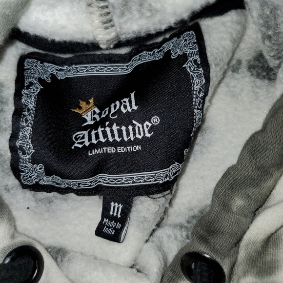 ROYAL attitude one community tie dye hoodie - Picture 5 of 6